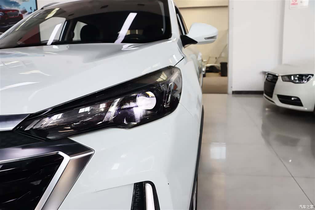 BAIC X3, 2020 26