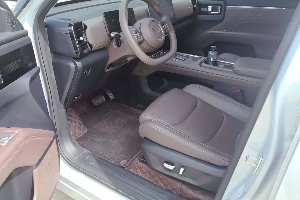 Wuling 560, 2025 9
