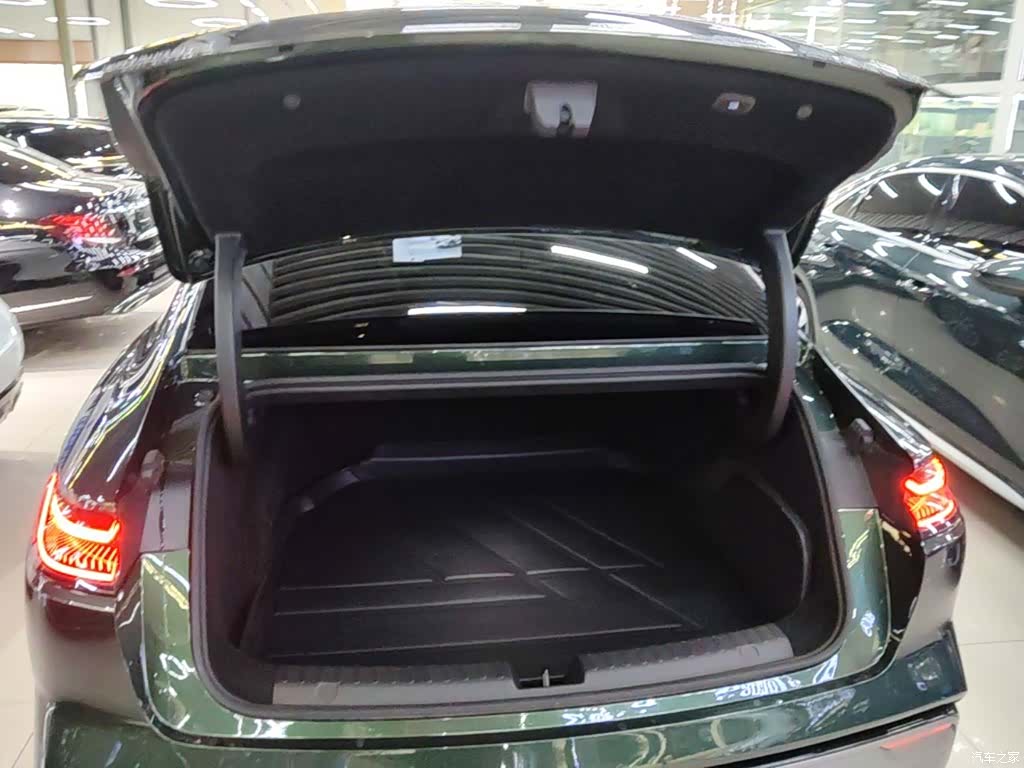 Geely 8, 2025 19