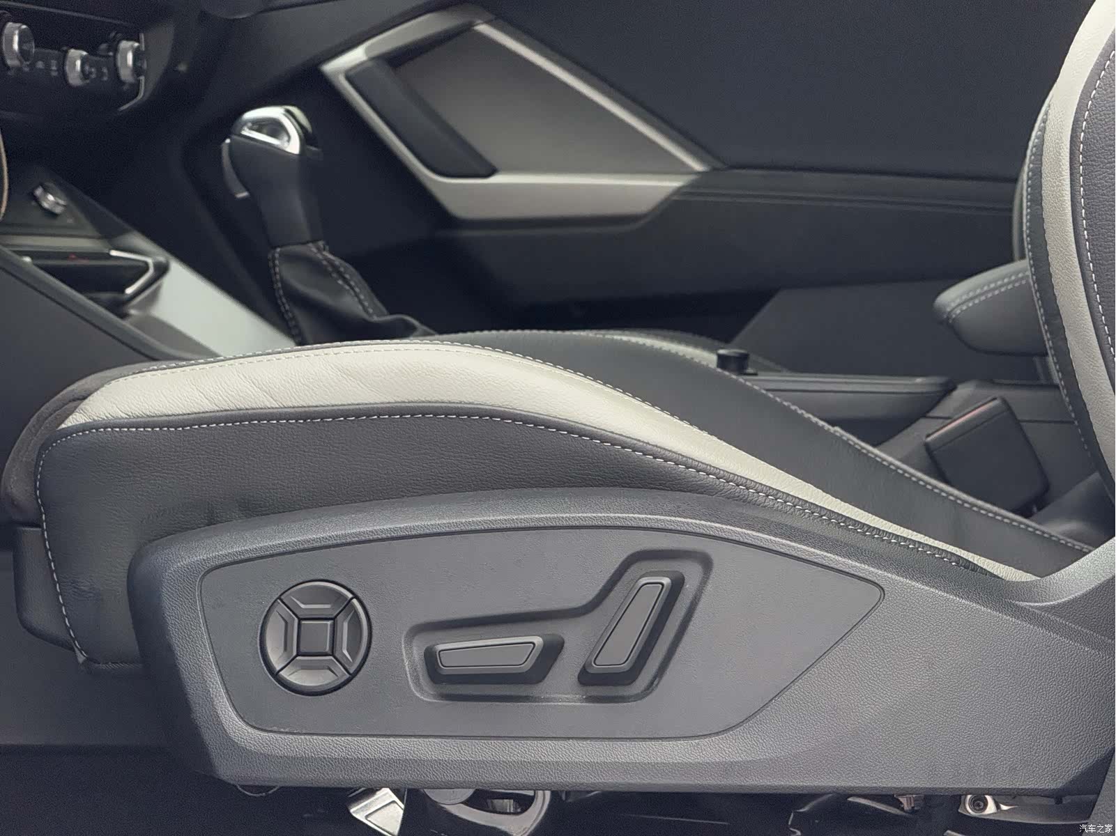 Audi Q3, 2023 20