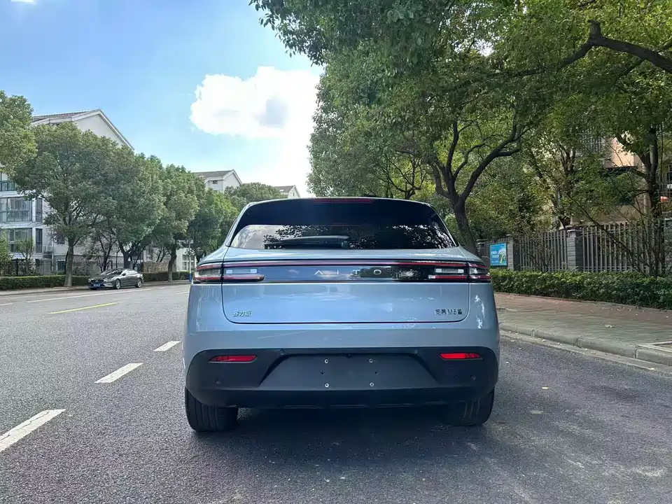 AITO Ask the world M5