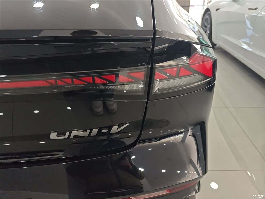 Changan UNI-V, 2025 24
