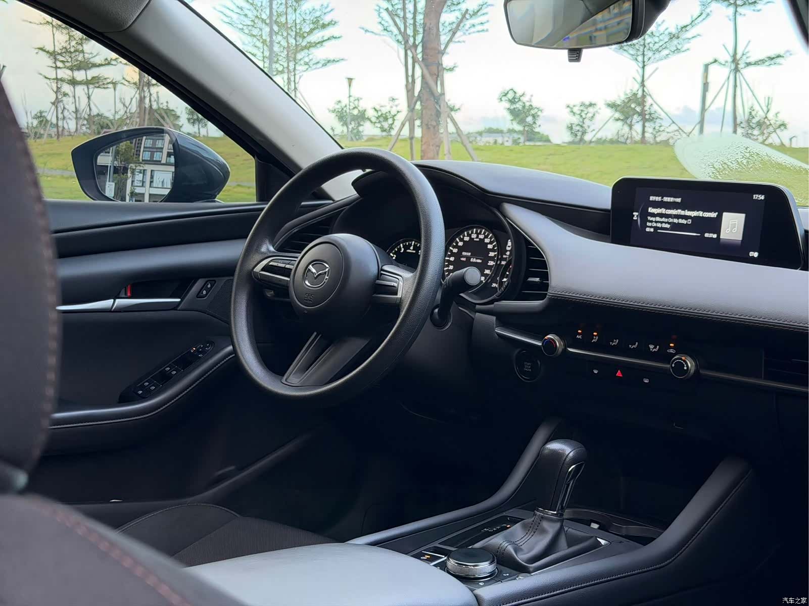 Mazda Mazda3, 2023 16