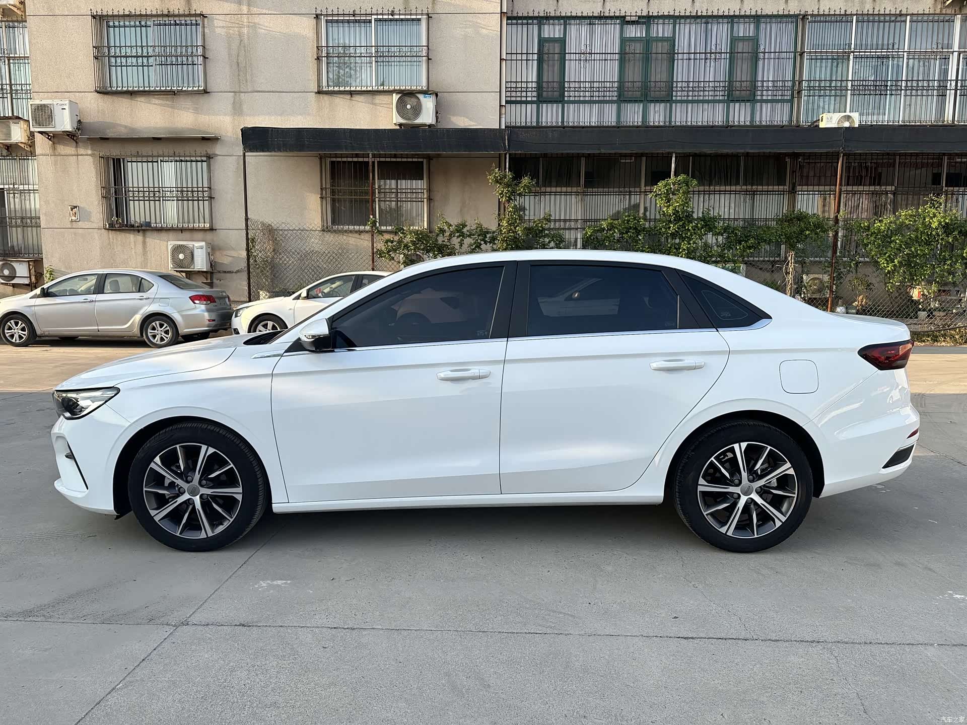 Geely Emgrand, 2021 21