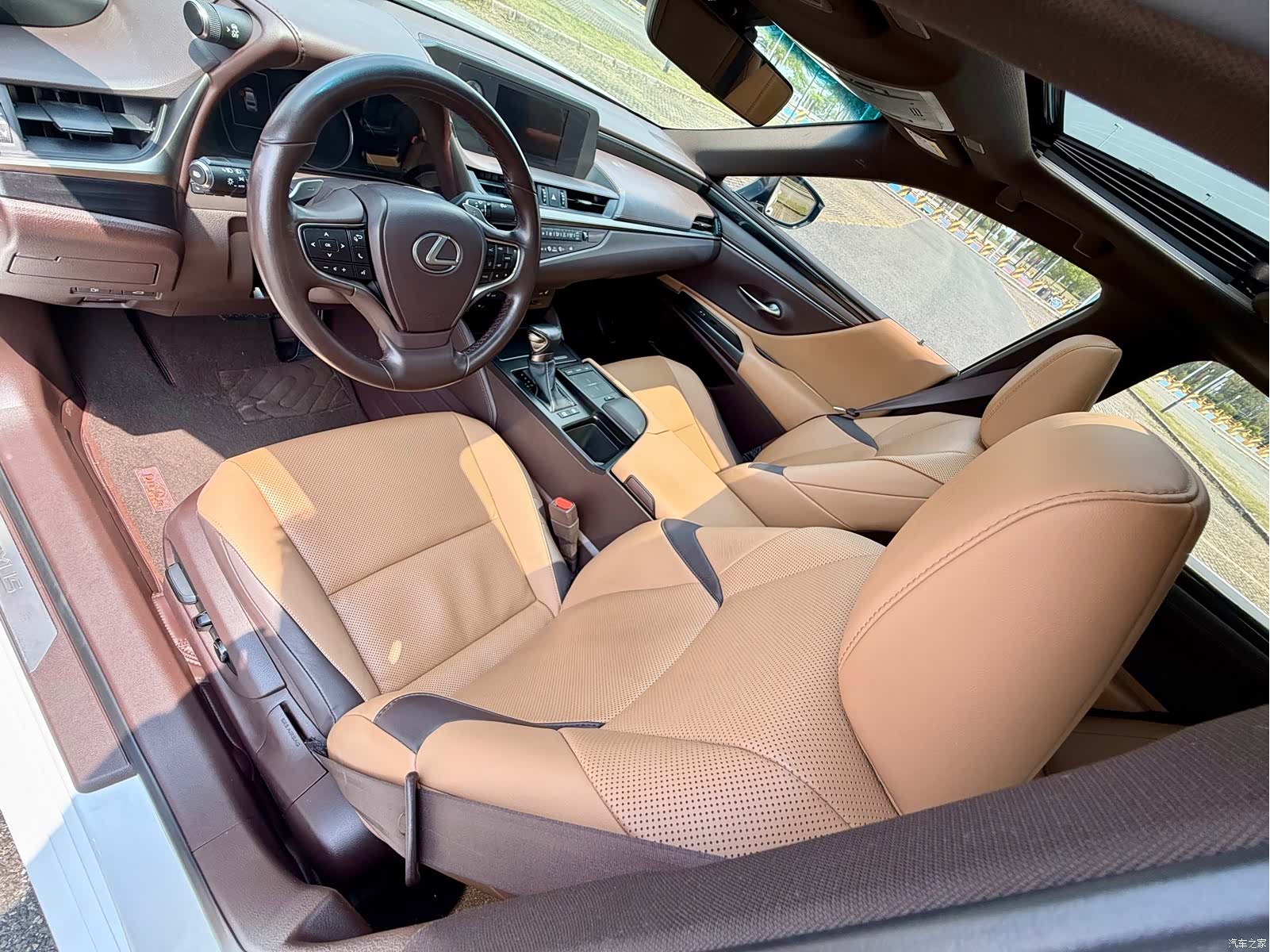 Lexus ES, 2018 8