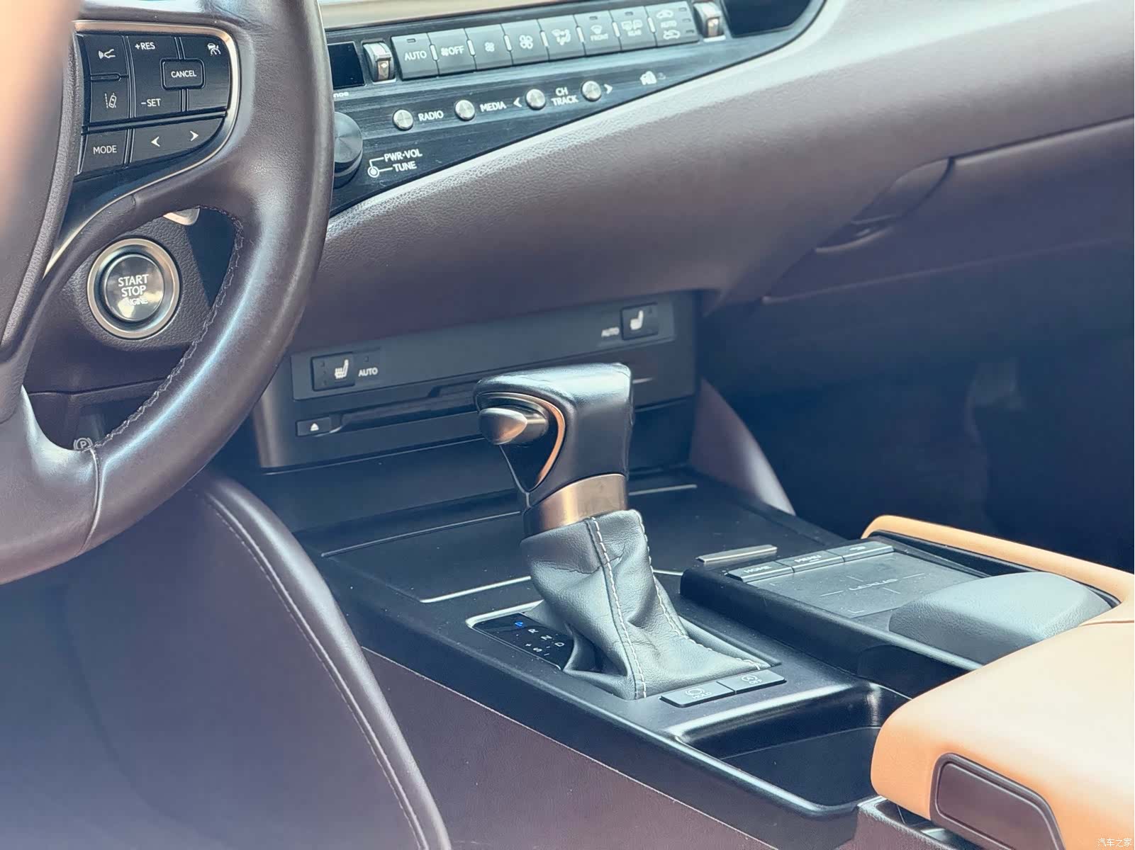 Lexus ES, 2018 16