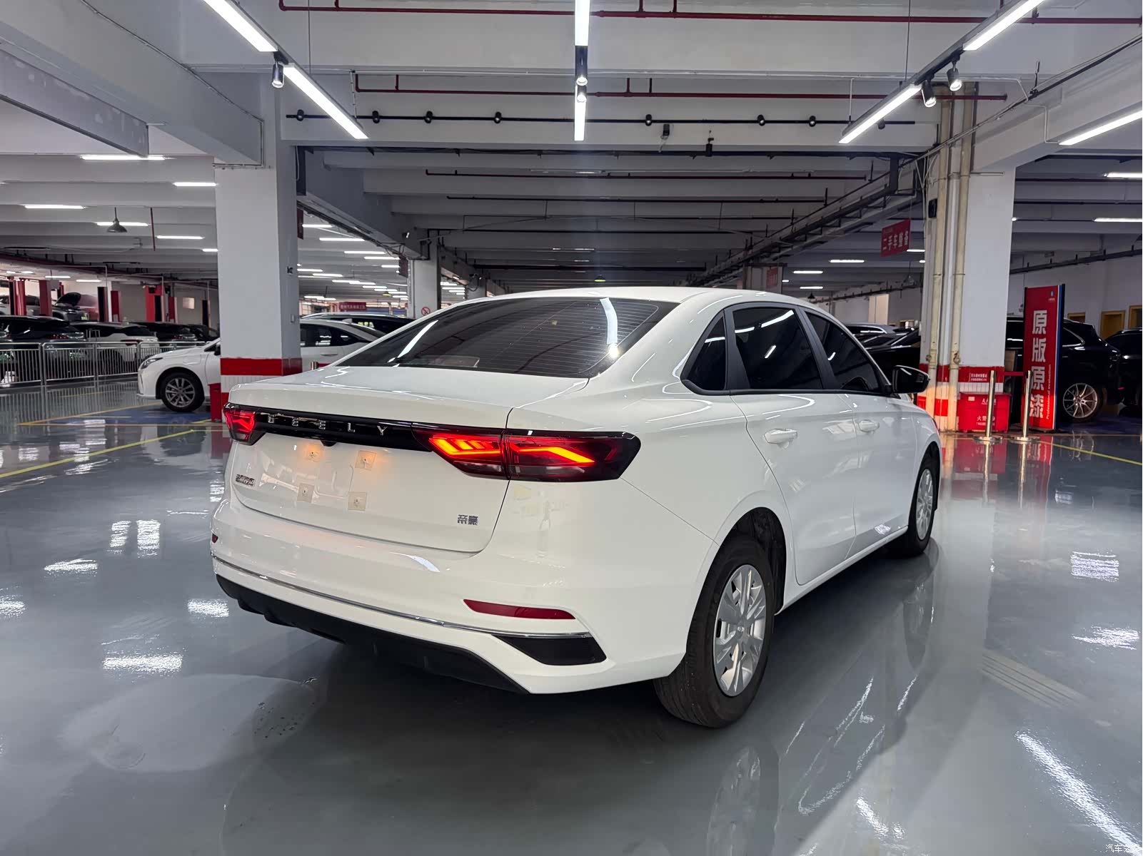 Geely Emgrand, 2025 все фото