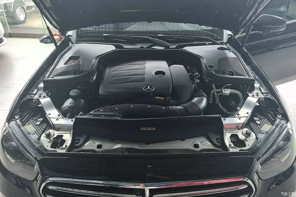 Mercedes-Benz E-Class, 2023 10