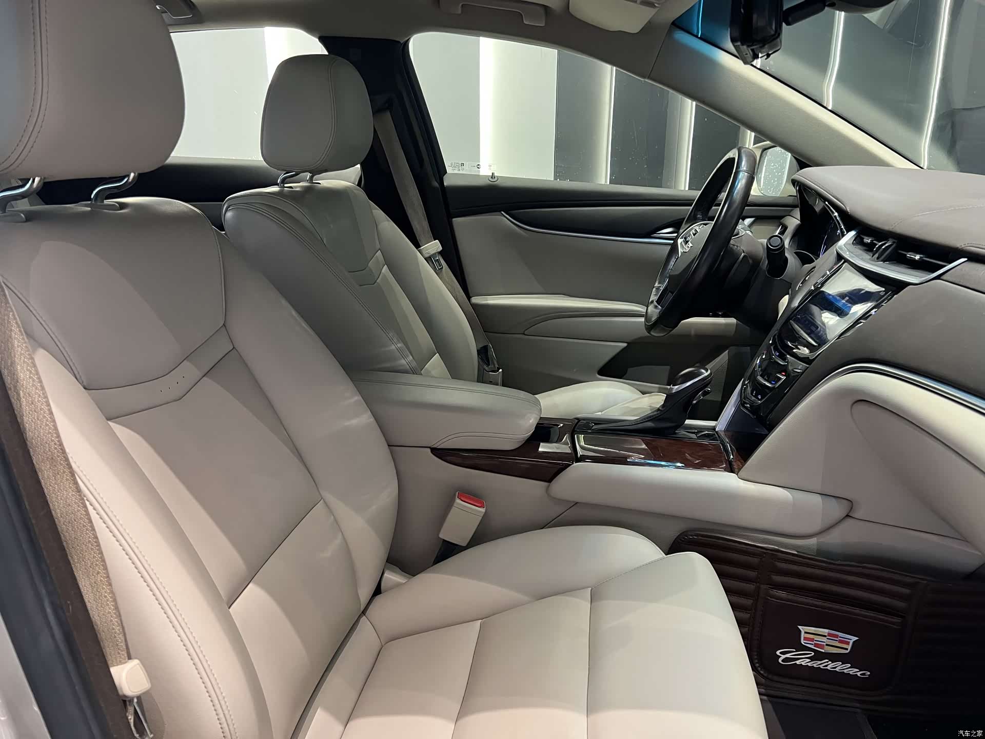 Cadillac XTS, 2017 9
