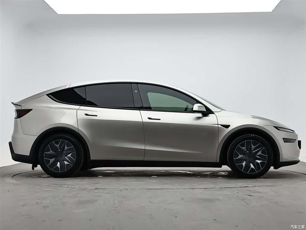 Tesla Model Y, 2025 все фото