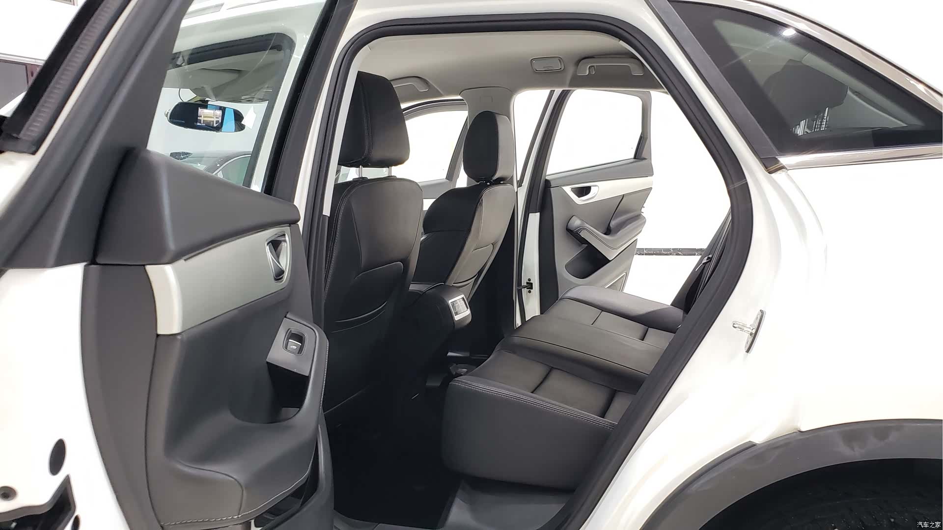 Zotye SR7, 2017 8