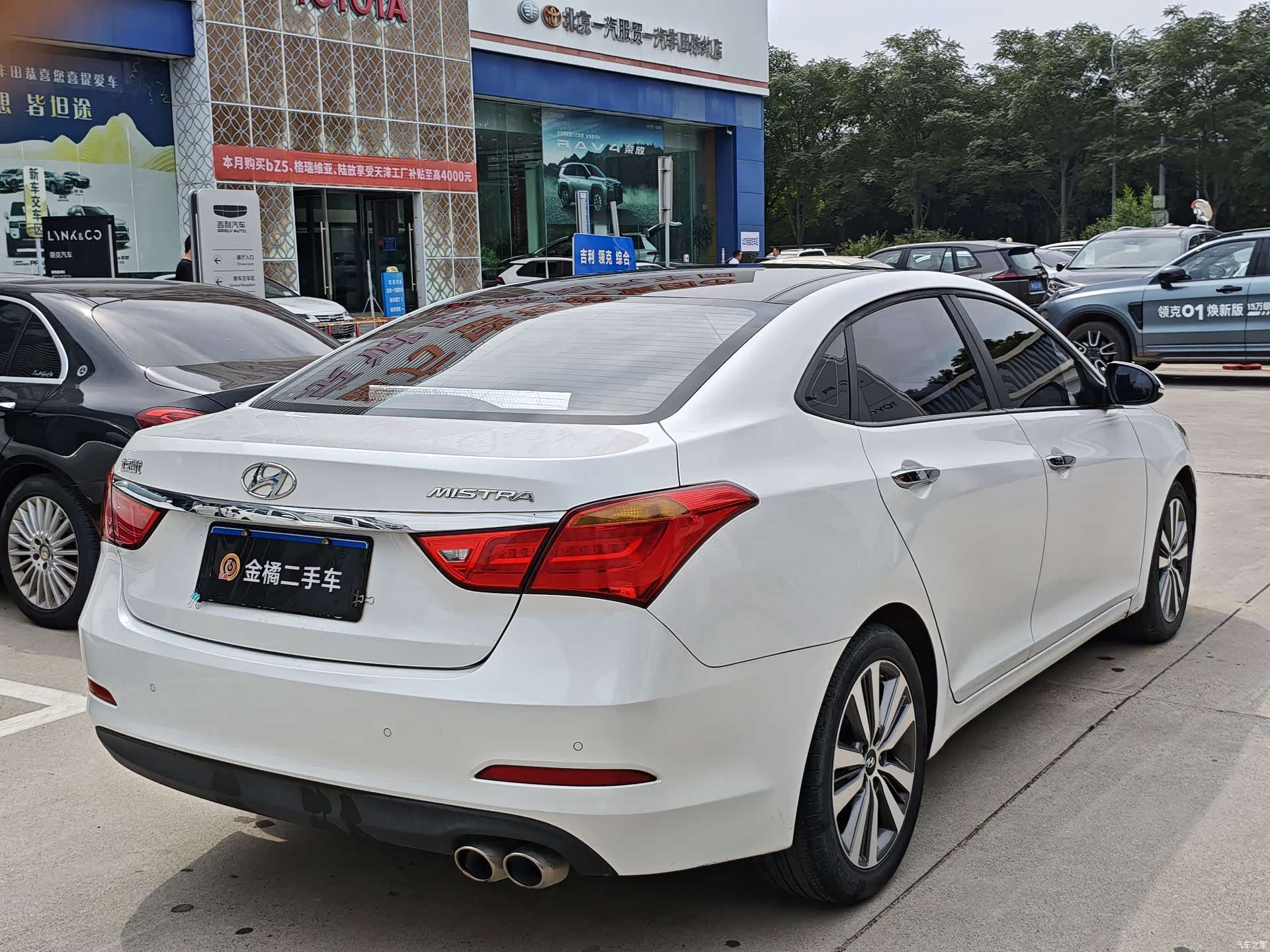 Hyundai DLX, 2015 3