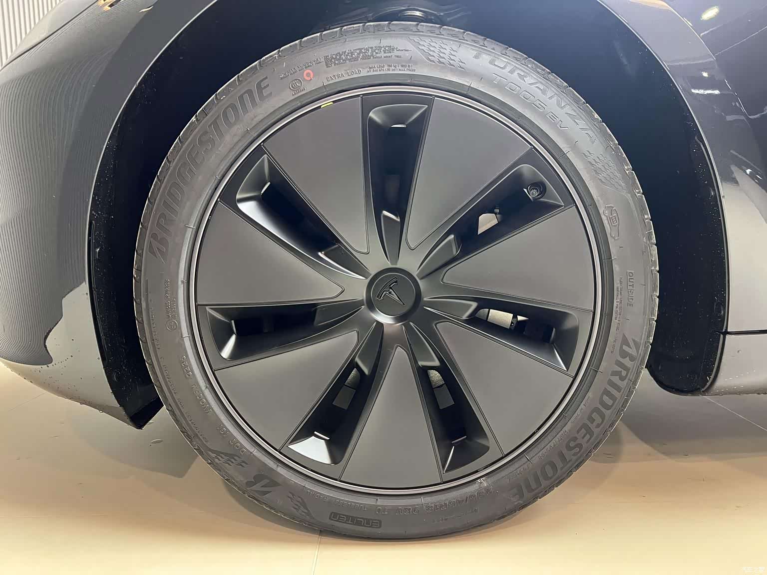 Tesla Model 3, 2026 16