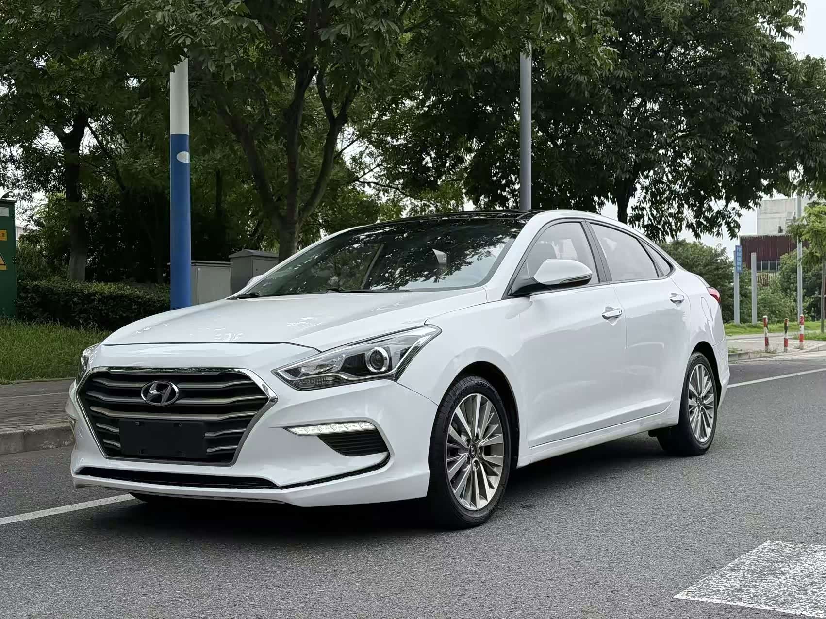 Hyundai GLS, 2017 1