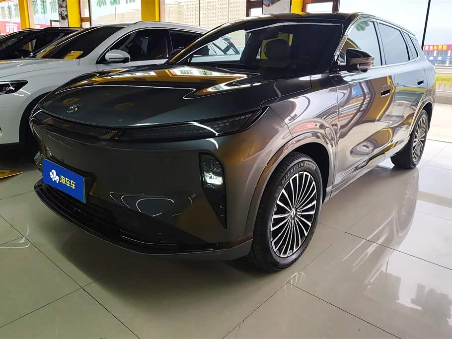 Dongfeng L8