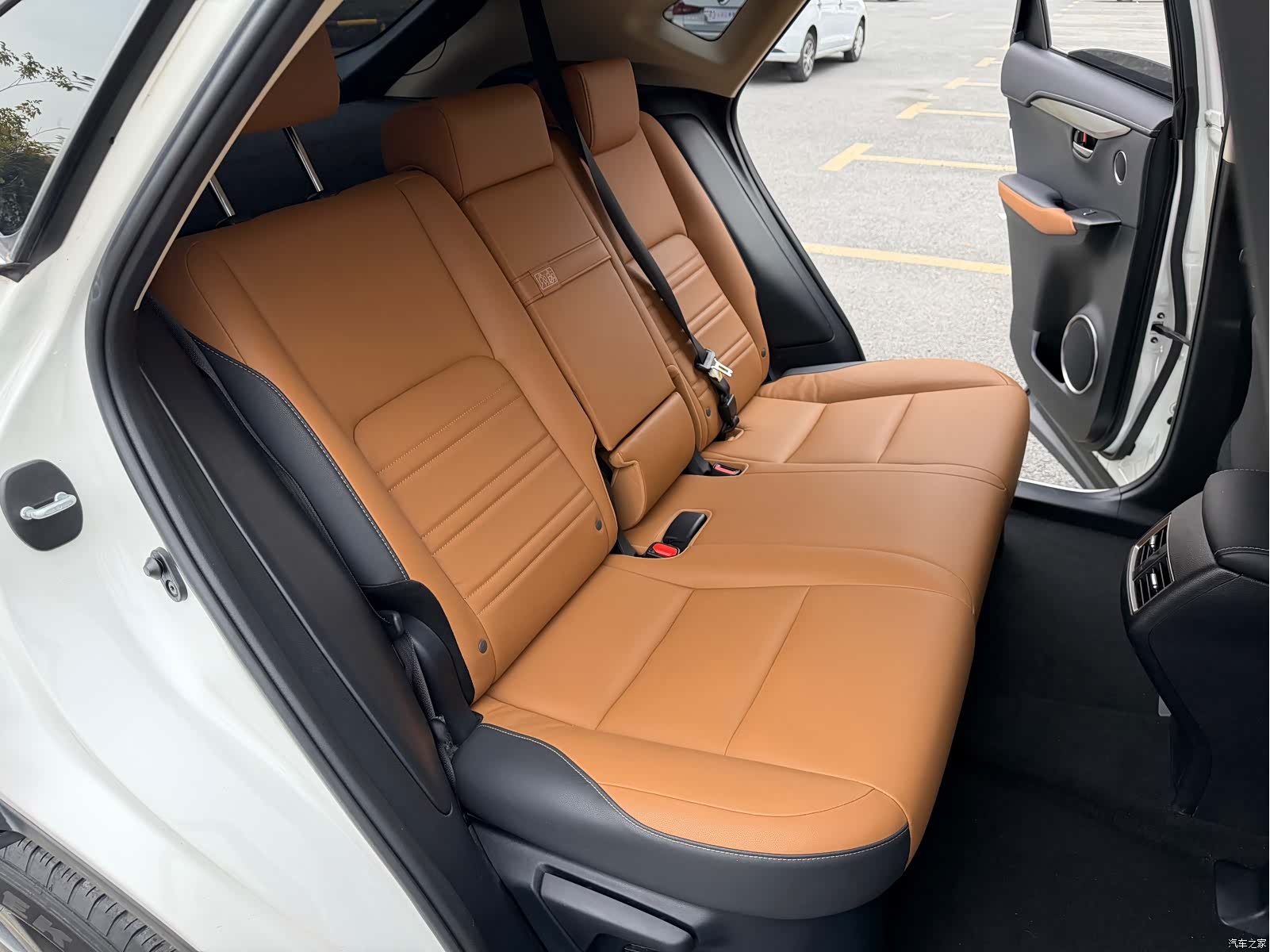 Lexus NX, 2019 23