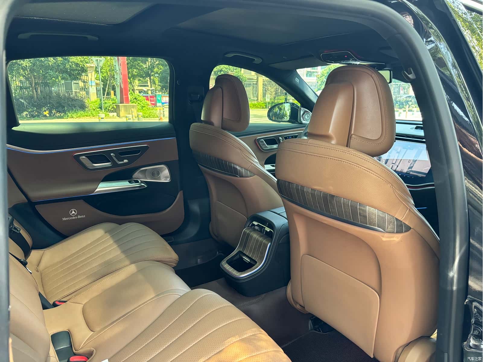 Mercedes-Benz E-Class, 2025 15