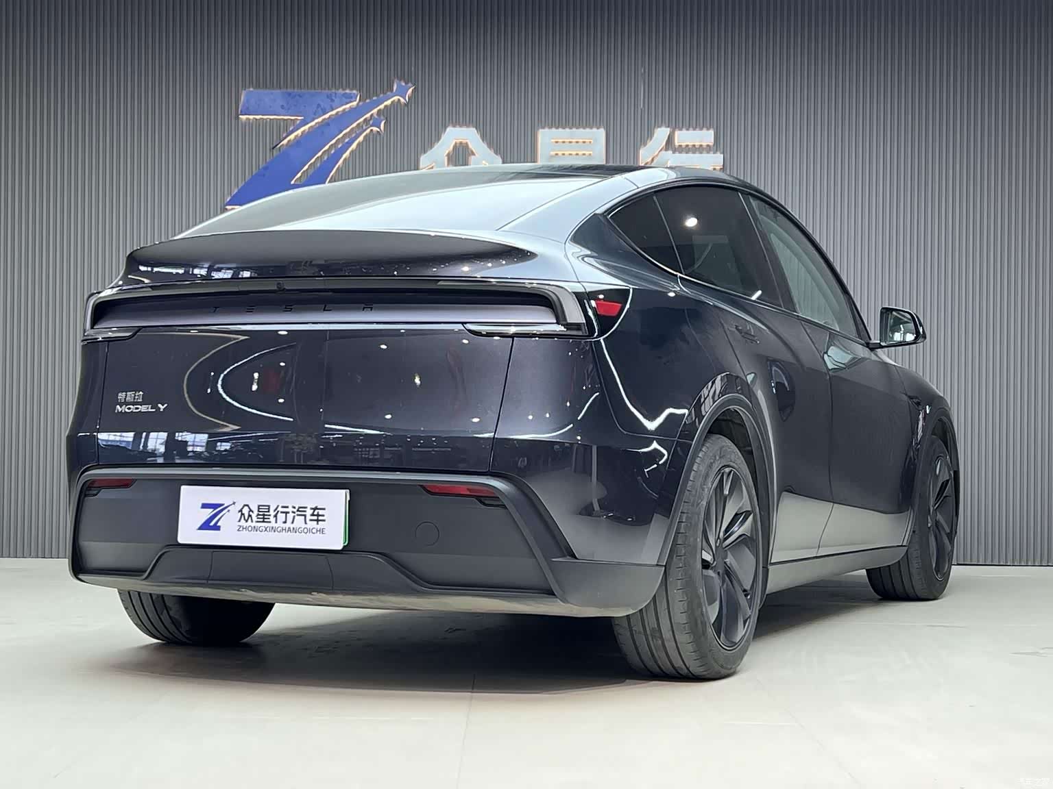 Tesla Model Y, 2025 3