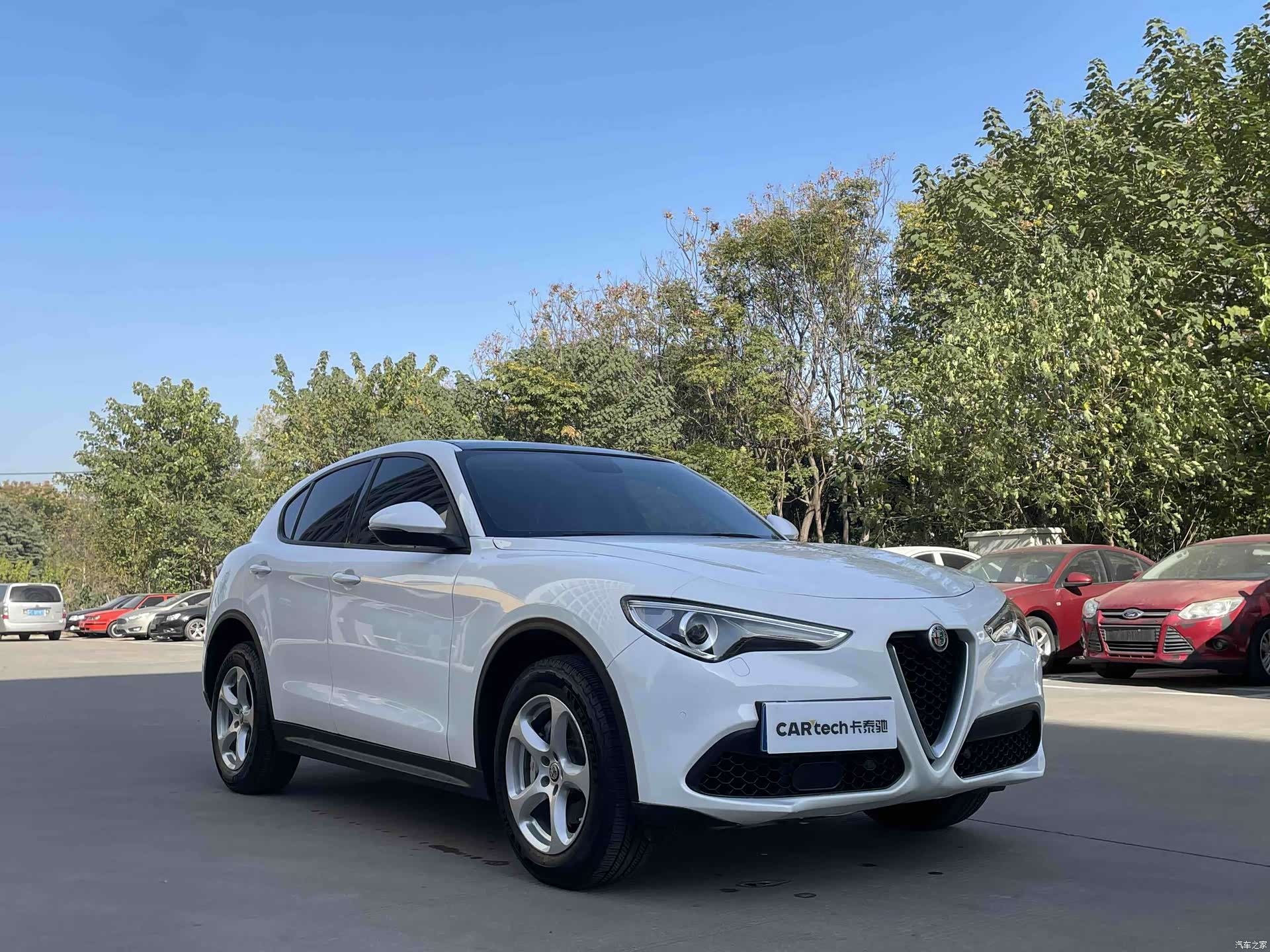 Alfa Romeo Stelvio, 2019 3