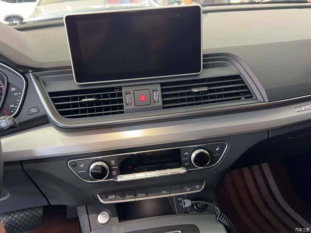 Audi Q5L, 2020 4