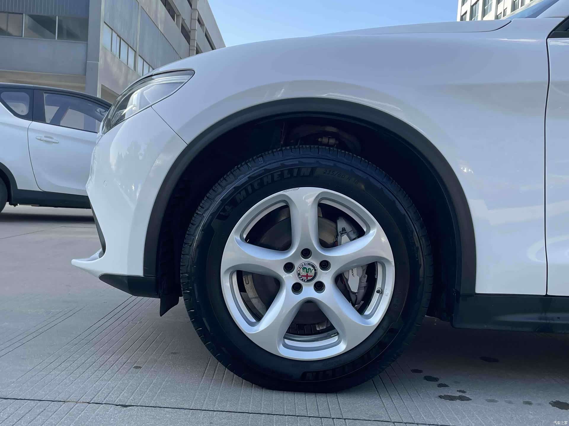 Alfa Romeo Stelvio, 2019 4