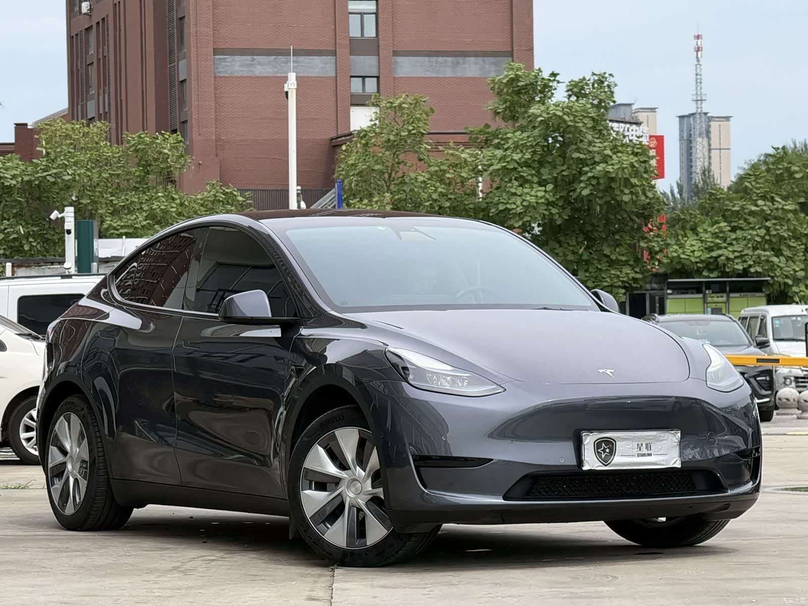 Tesla Model Y, 2022 3