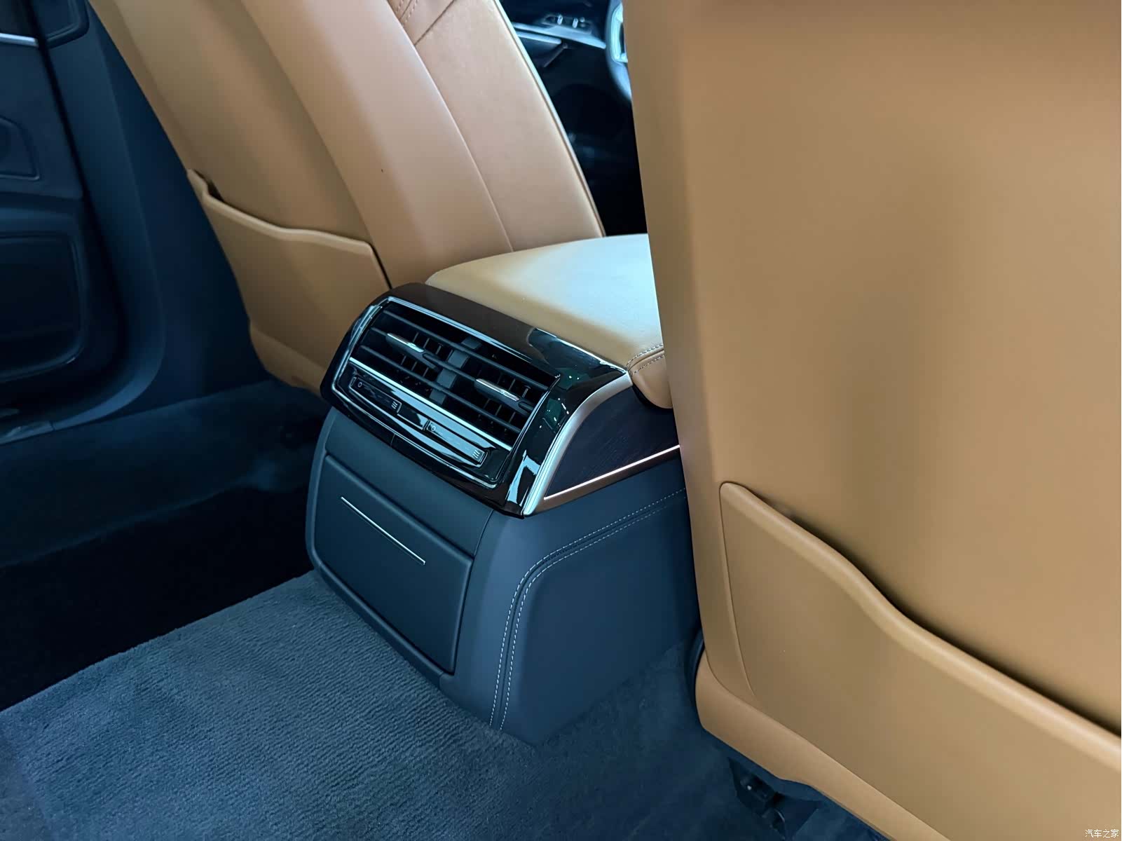 Audi A8L, 2023 11