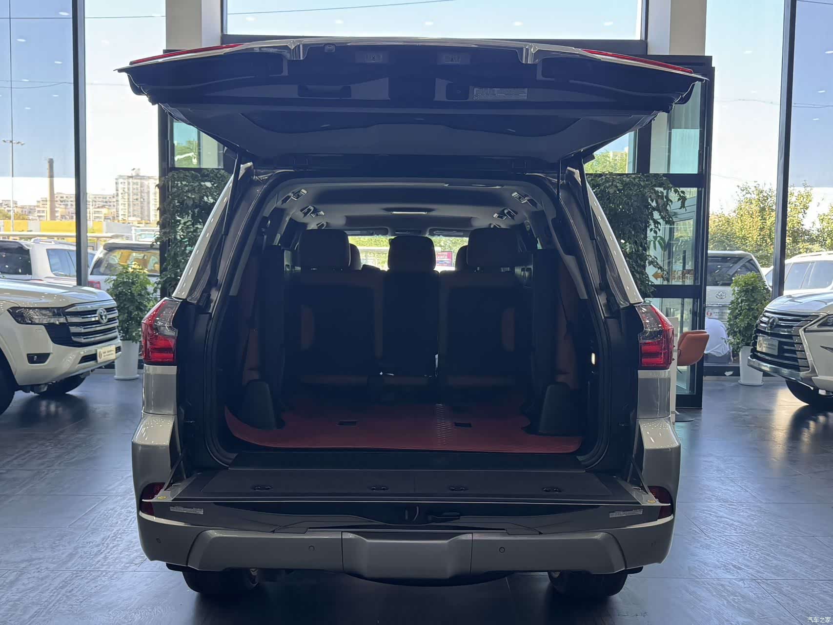 Lexus LX, 2022 16