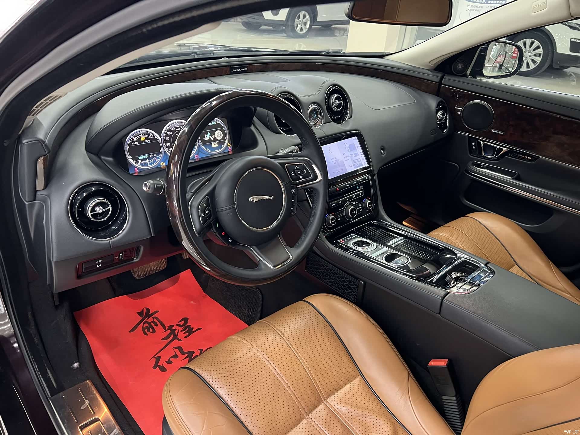 Jaguar XJ, 2014 3