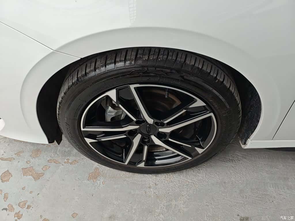 Geely Binray, 2023 25