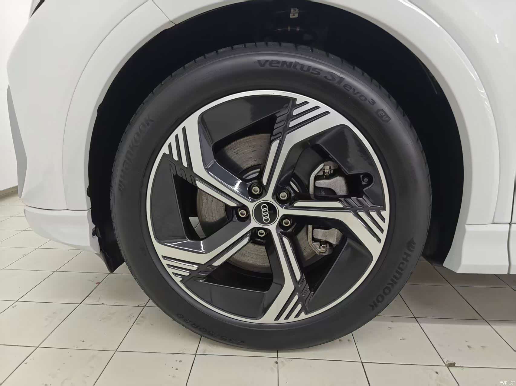 Audi Q4 e-tron, 2024 19