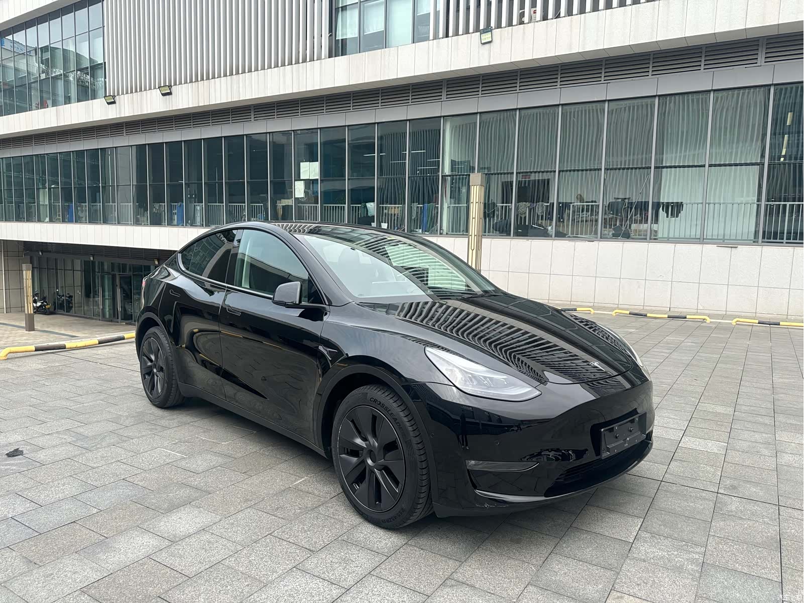 Tesla Model Y, 2024 8