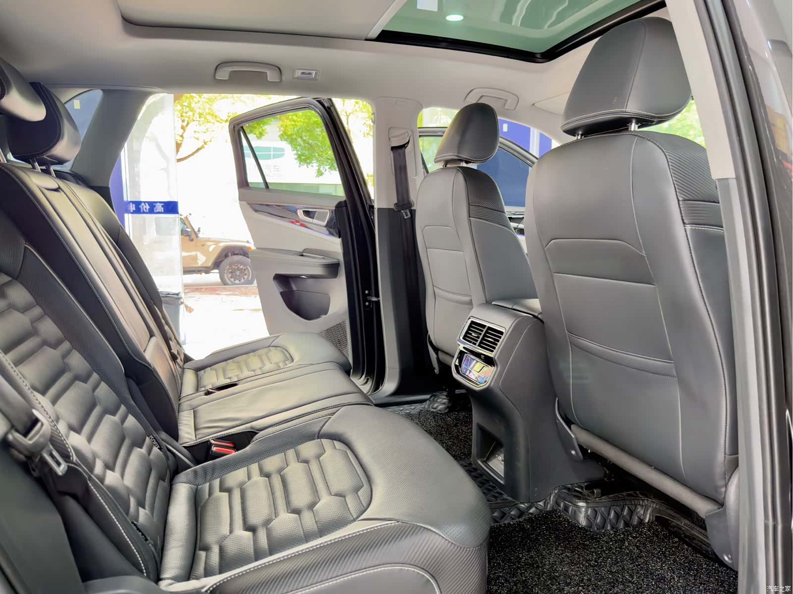 Volkswagen Teramont X, 2022 14