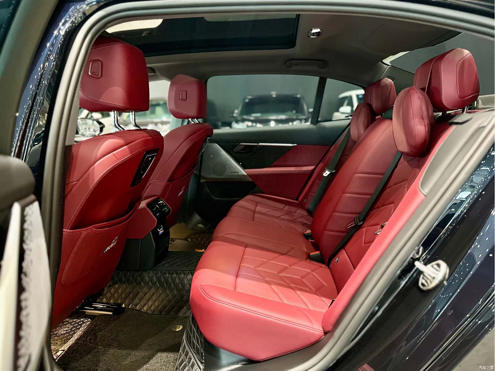 BMW 5 Series, 2025 6
