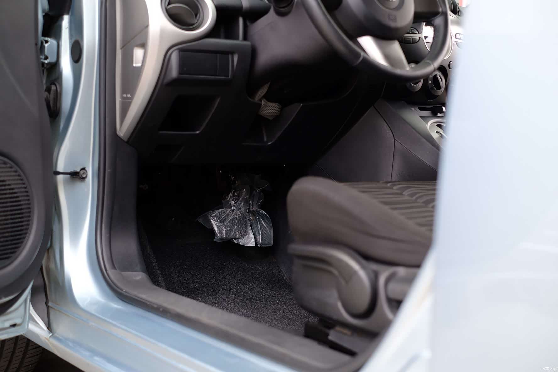 Mazda 2, 2011 22