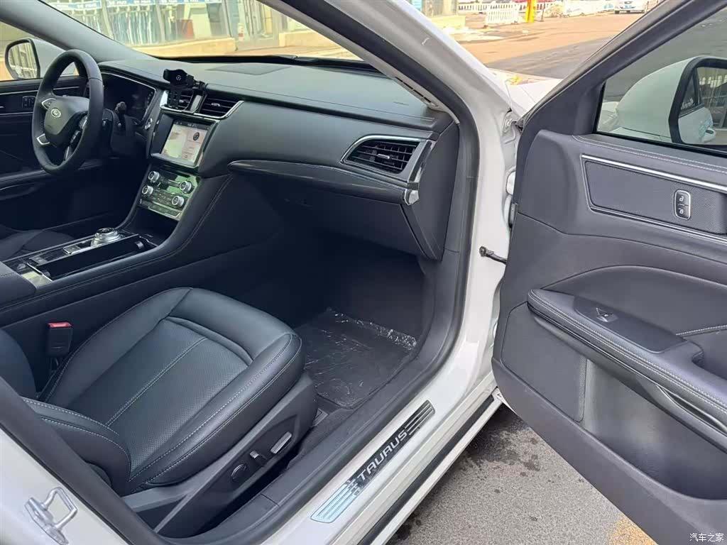 Ford Taurus, 2019 19
