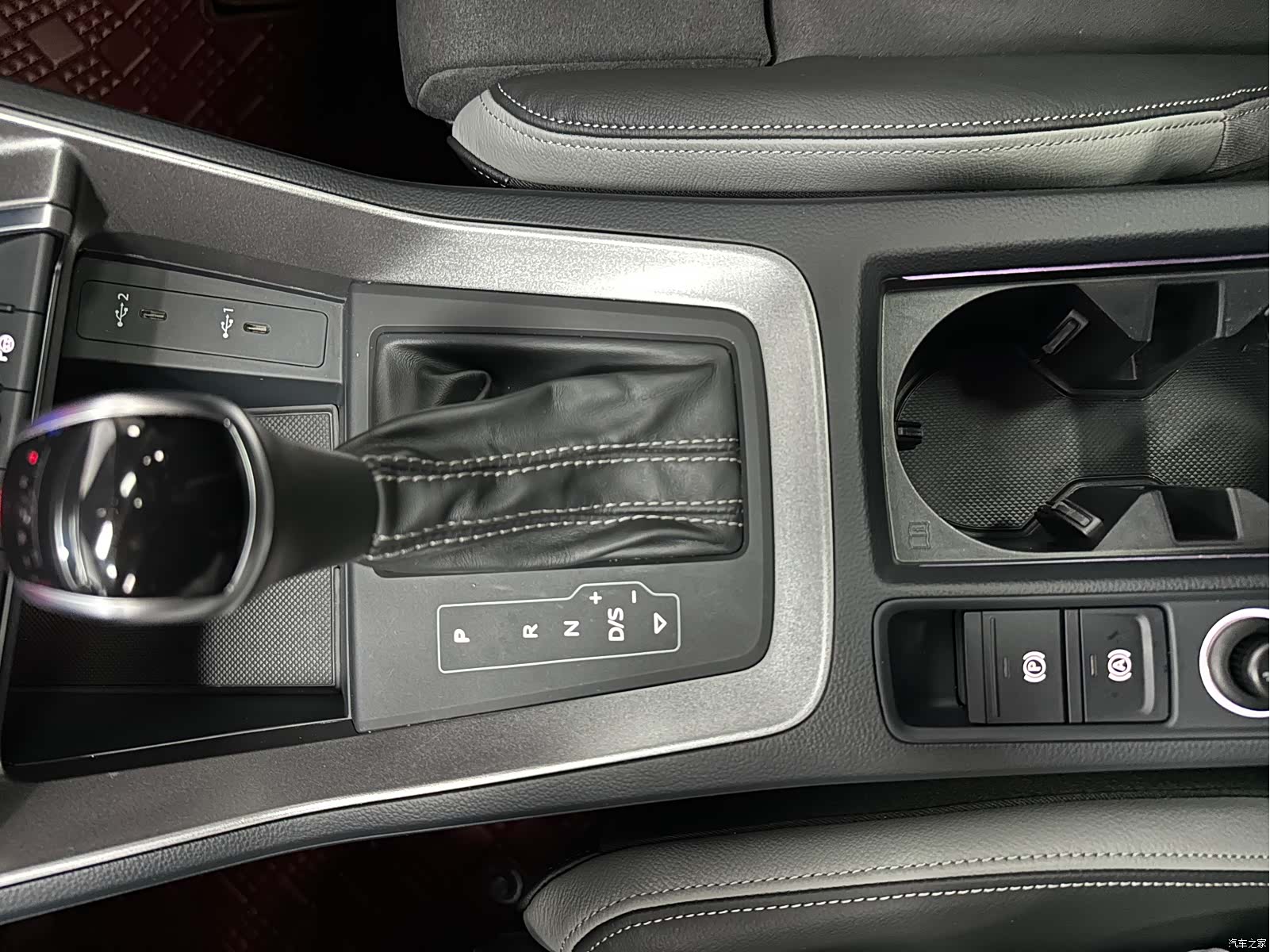 Audi Q3, 2022 16