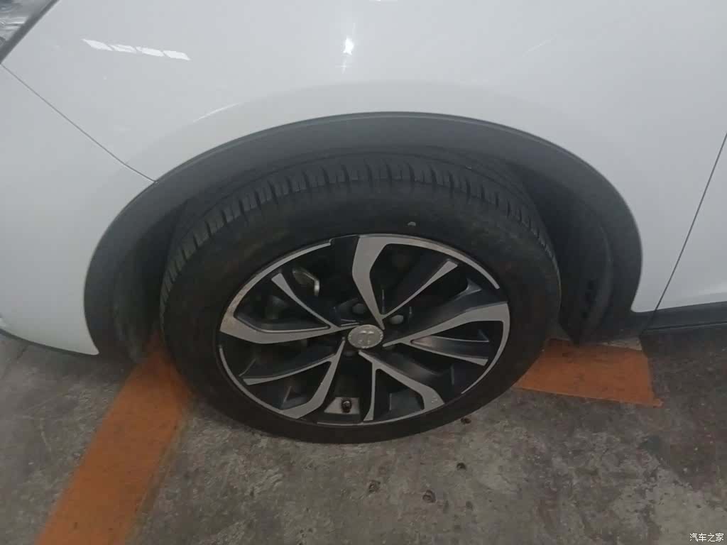 Geely Emgrand, 2021 23