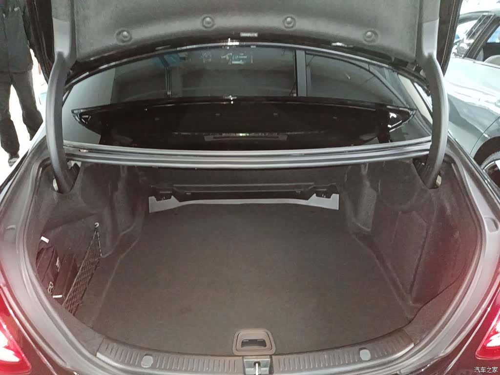 Mercedes-Benz E-Class, 2019 15
