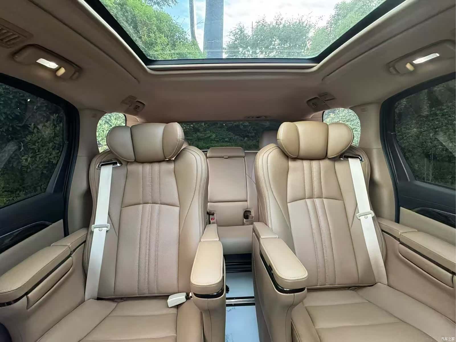 Buick GL8, 2020 7