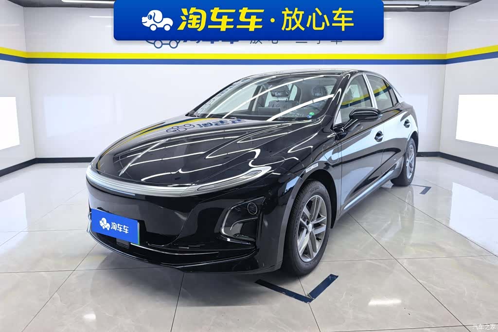Hongqi QM5, 2025 1