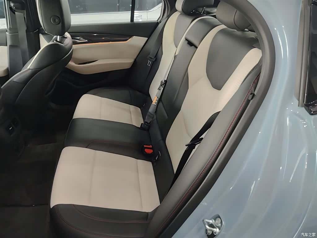 Cadillac CT5, 2025 17