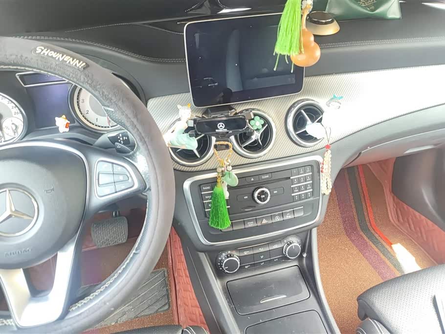 Mercedes-Benz GLA Mercedes-Benz GLA