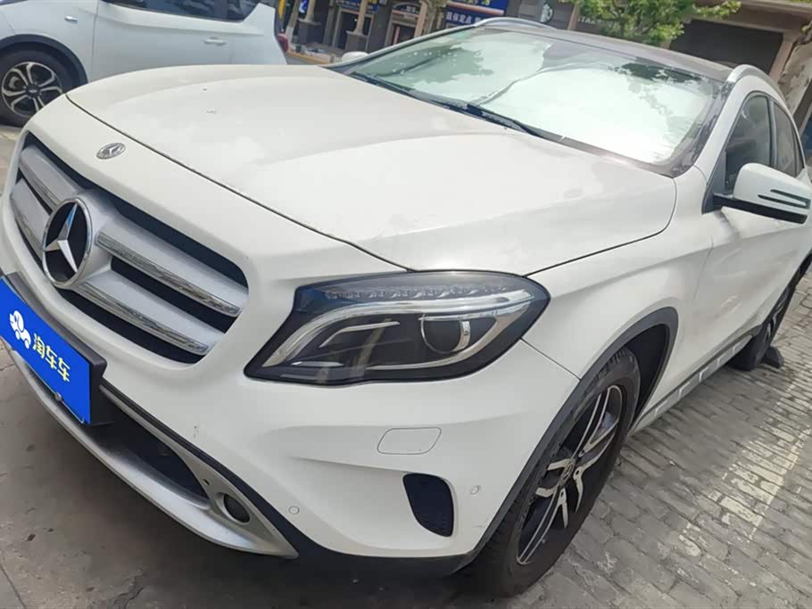 Mercedes-Benz GLA Mercedes-Benz GLA