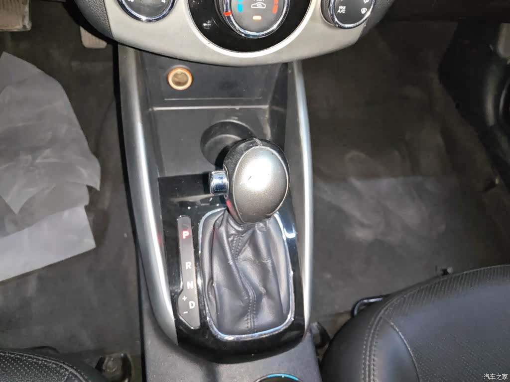 Kia GLS, 2014 10