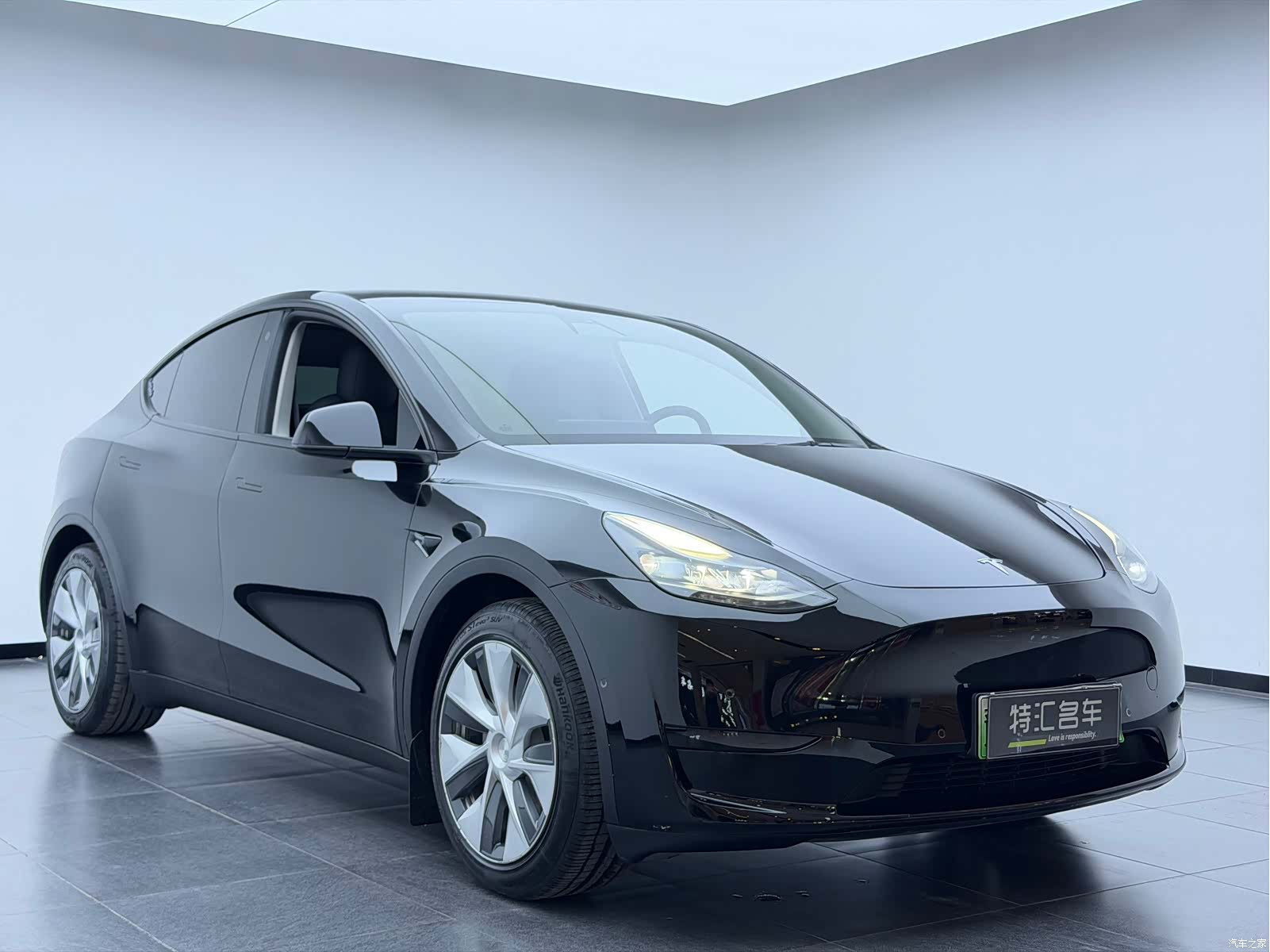 Tesla Model Y, 2022 3