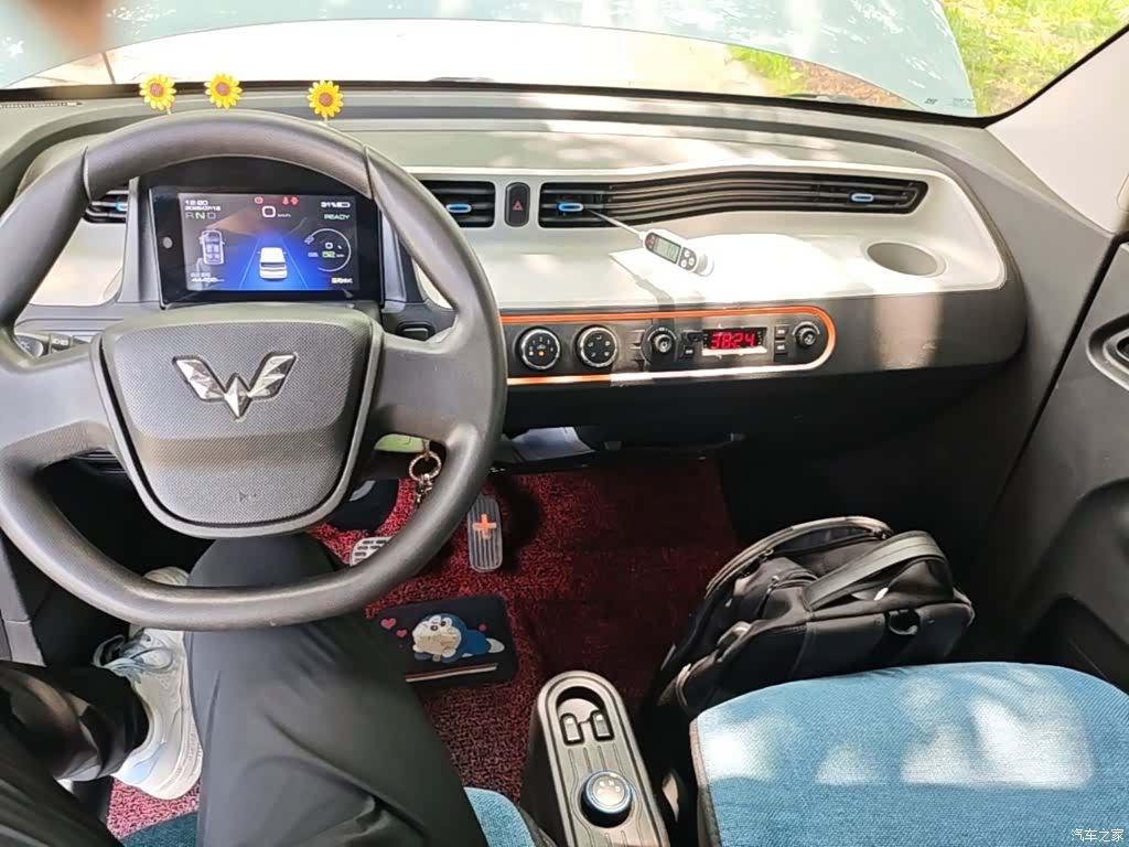 Wuling MINIEV, 2020 10
