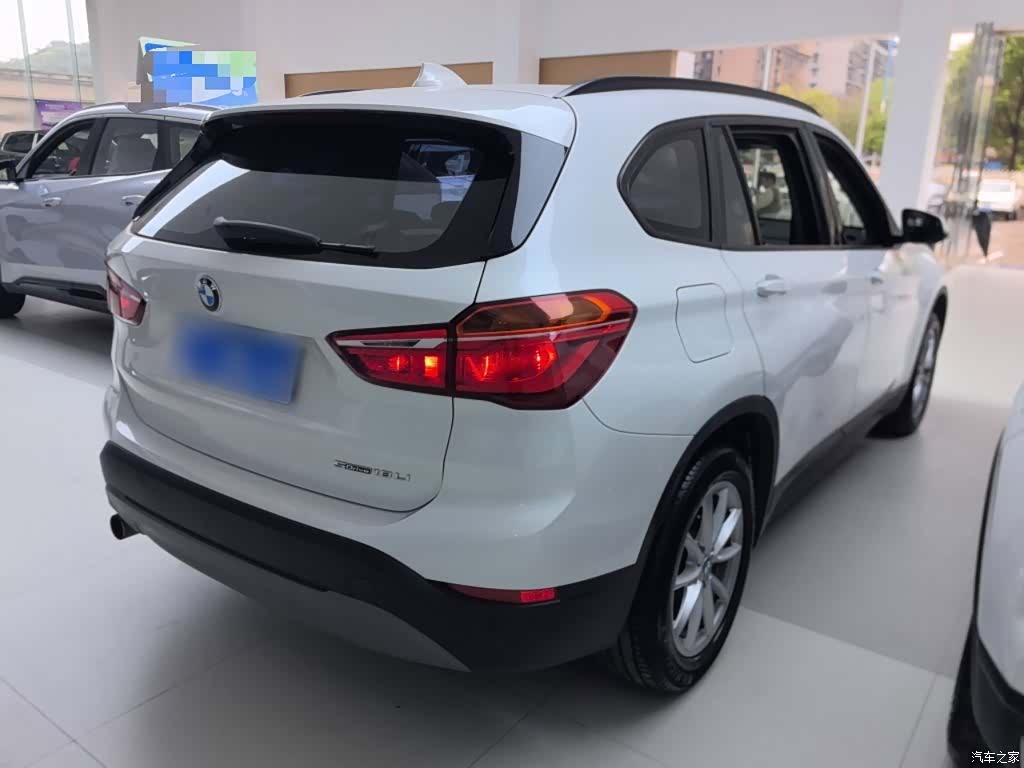 BMW X1, 2019 все фото