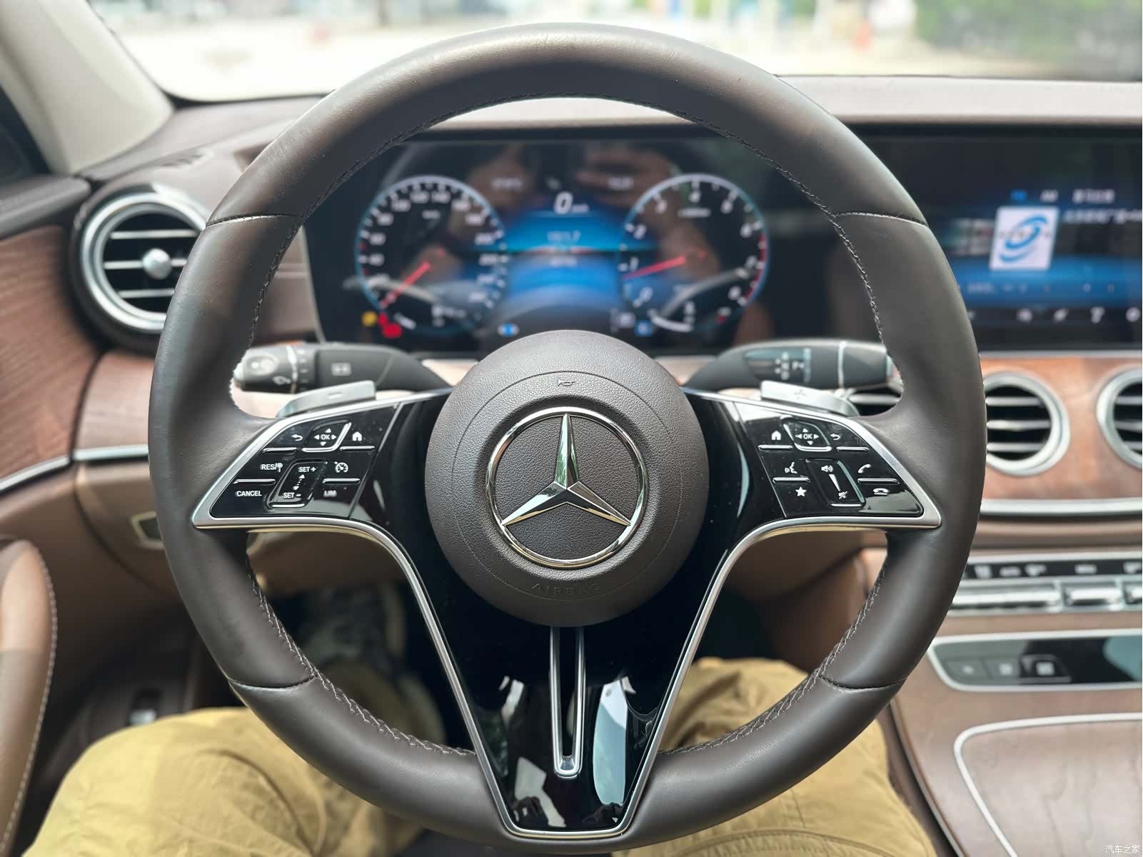 Mercedes-Benz E-Class, 2022 22