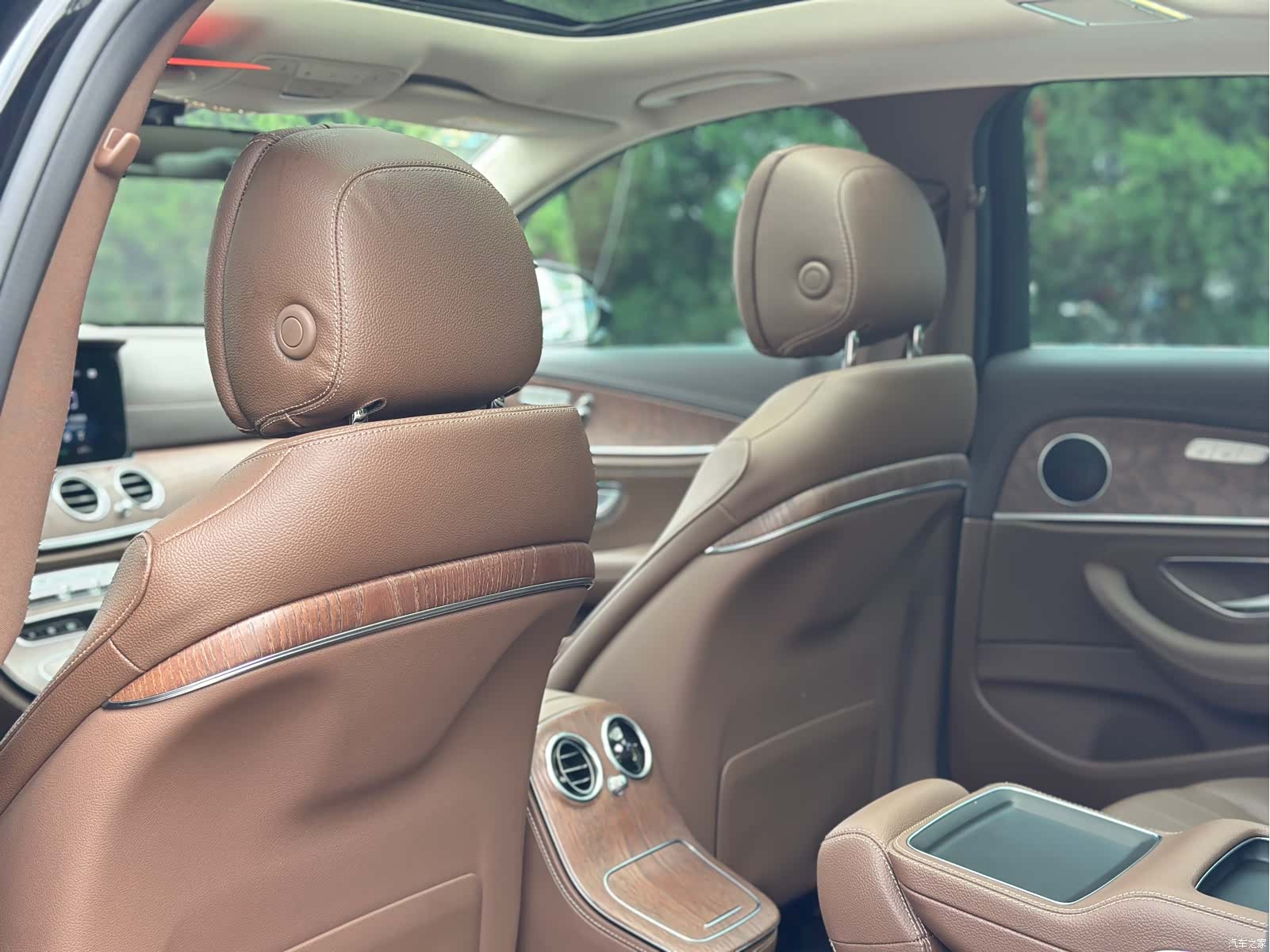 Mercedes-Benz E-Class, 2022 29